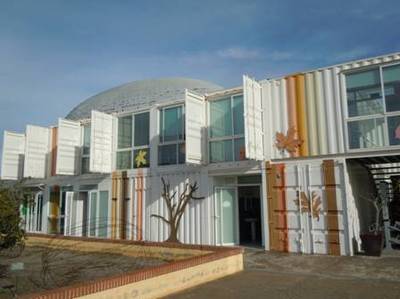 马拉加大学国际教育学院的优越硬件设施及其辅助设备研究