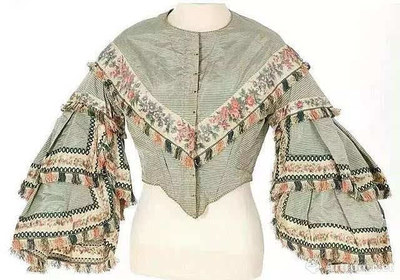 风靡欧洲的茜茜公主——“裙撑”与“紧身胸衣”服装史及其硬件与辅助设备研究